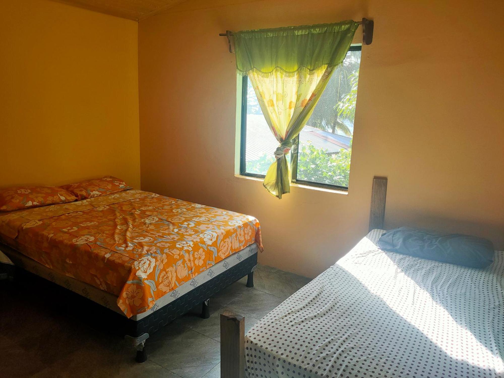 Guesthouse Island Escape South End Room photo